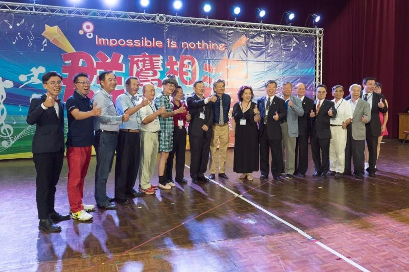 群鷹相逢 齊心舞動